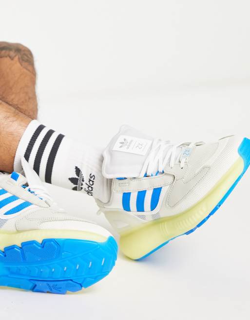 dosis Christchurch Sudamerica adidas Originals ZX 5K Boost trainers in off white and blue | ASOS