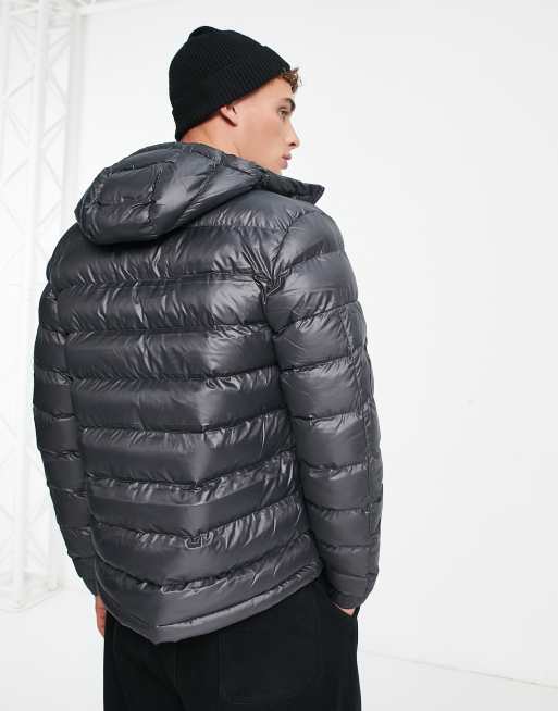 adidas – Outdoor – Badge Of Sport – Grå pufferjacka med 3 ränder , 3 av 4
