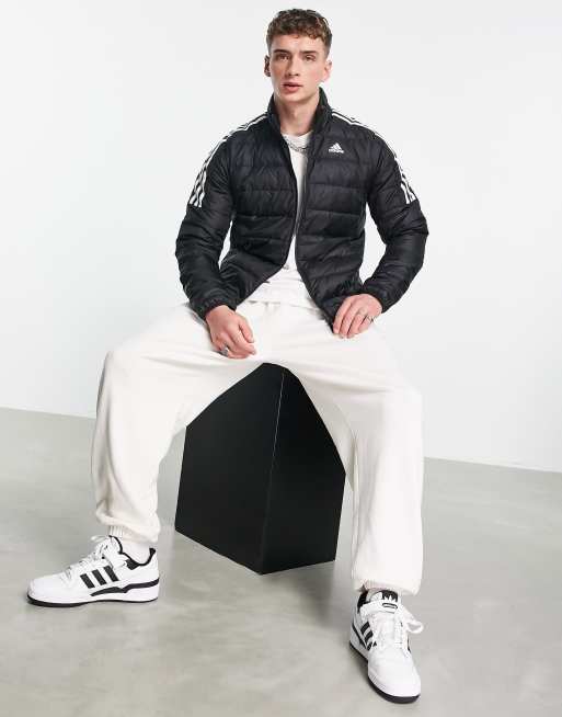 adidas – Outdoor – Gesteppte Daunenjacke mit den drei Streifen in Schwarz, 3 von 4