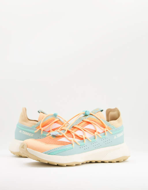 adidas Outdoors Terrex Voyager Sneakers in mintgroen en