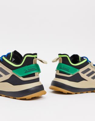 adidas urban hiker