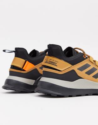 adidas urban hiker