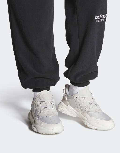 adidas Ozweego Sneaker in Grau ASOS