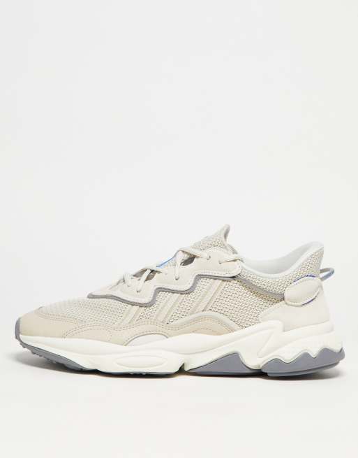 adidas - Ozweego - Sneakers i råhvid og grå