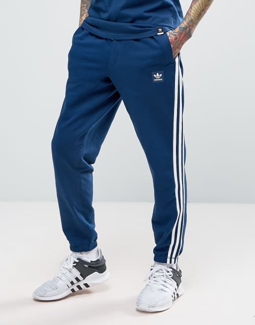 Adidas skateboard sales joggers