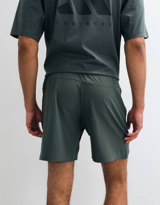 adidas pantalones cortos de training D4T con 3 bandas en verde hiedra, 5 de 5