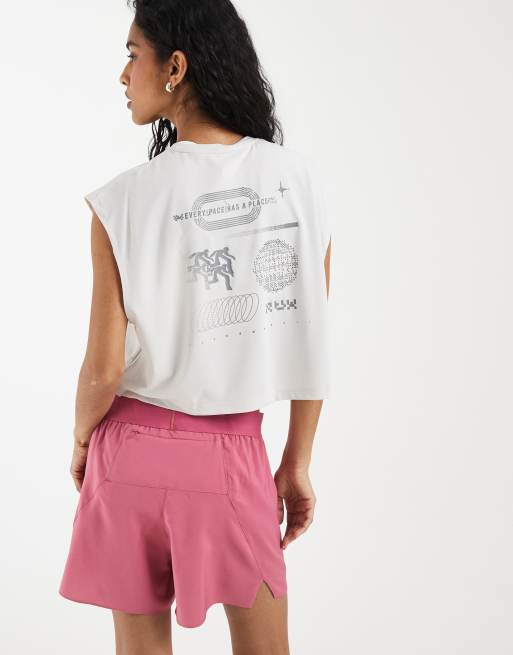 adidas - Pantalones cortos Running Essentials en cherry, 4 de 5