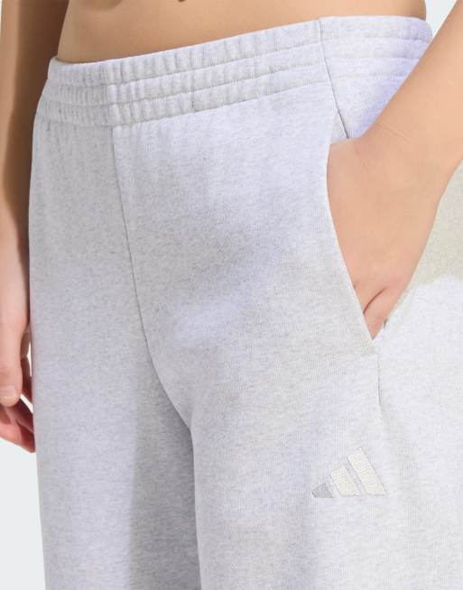 adidas performance Adidas Kit Barrel-Hose mit kleinem Logo in hellgrau meliert, 3 von 4