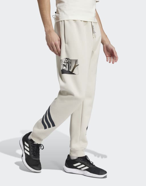 adidas Performance - Adidas Star wars - Beige sweatpants med 'The Mandalorian'-motiv