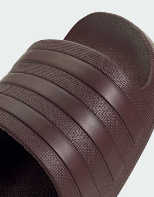 adidas performance Adilette aqua sliders in black, 3 of 4
