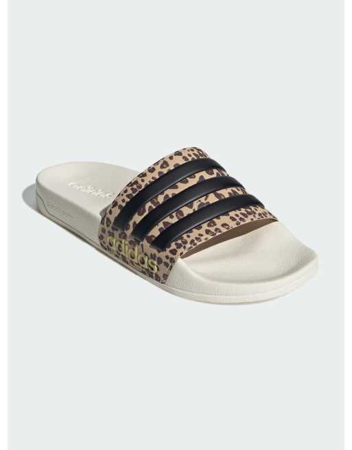 adidas Performance - Adilette - Råhvide sliders med sorte detaljer
