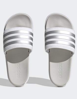 adidas Performance - Adilette - Slider in Cloud-Weiß/Zero-Metalic/G mit Plateausohle
