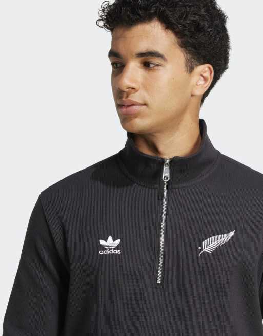 adidas performance – All Blacks Essentials – Sweatshirt in komplett Schwarz mit Waffelstruktur und kurzem Reißverschluss, 3 von 4