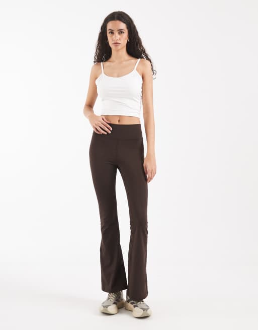 adidas performance – All Me Essentials – Ausgestellte Leggings in Aurora Coffee, 3 von 5