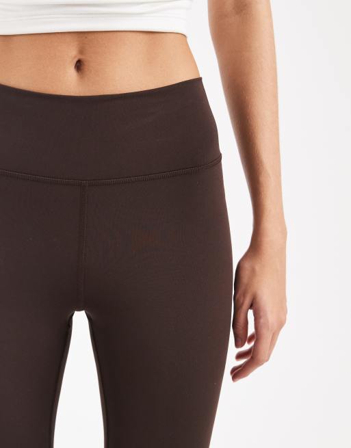 adidas Performance – All Me Essentials – Bruna, utsvängda leggings, 2 av 5