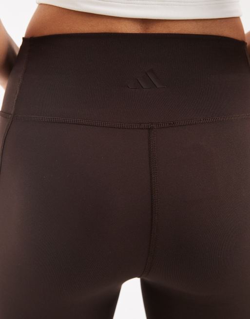 adidas Performance – All Me Essentials – Bruna, utsvängda leggings, 5 av 5