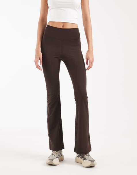 adidas Performance - All Me Essentials - Flared legging in donkerbruin - view 1