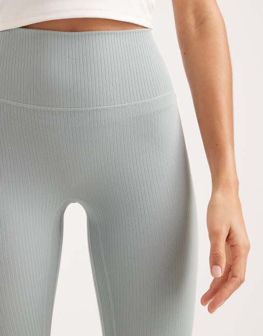 adidas performance – All Me – Salviagröna, ribbade, 7/8-långa leggings, 5 av 5