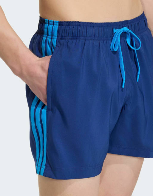 adidas Performance – Badeshorts in Dunkelblau mit den 3 Streifen in leuchtendem Blau, 3 von 4