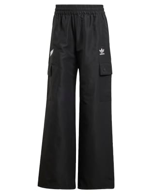 adidas Performance - Black Farns - Essentials - Gewebte Cargohose in Schwarz
