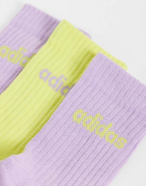adidas Performance calcetines de caña media Three Stripes Studios en morado y amarillo, pack de 3, 2 de 3