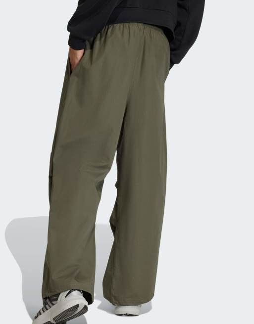 adidas Performance - City - Tech geweven broek in olijfgroen, 2 van 4