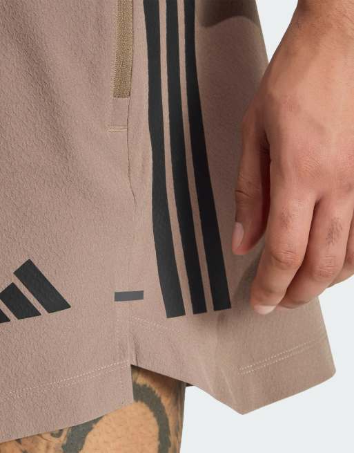 adidas Performance – D4T Primelift – Kakifärgade shorts med 3 ränder, 2 av 4