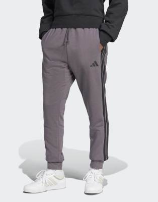 adidas performance - Essentials - Broek van Franse terrystof met 3-Stripes in grijs strata / zwart