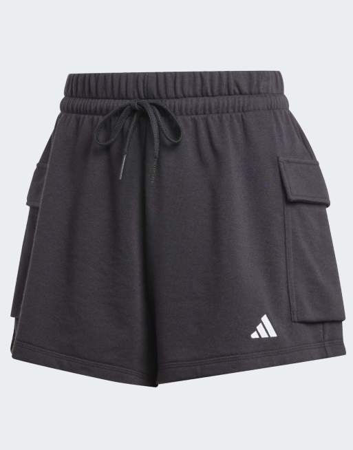adidas performance – Essentials – Cargo-Shorts aus French Terry in Schwarz / Weiß mit kleinem Logo, 3 von 4