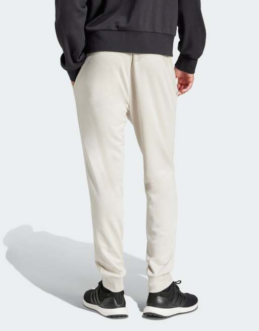 adidas Performance – Essentials – Feel Cozy – Beige och vita byxor i frotté, 2 av 4