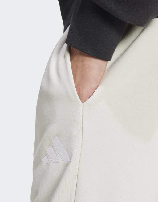 adidas Performance – Essentials – Feel Cozy – Beige och vita byxor i frotté, 3 av 4