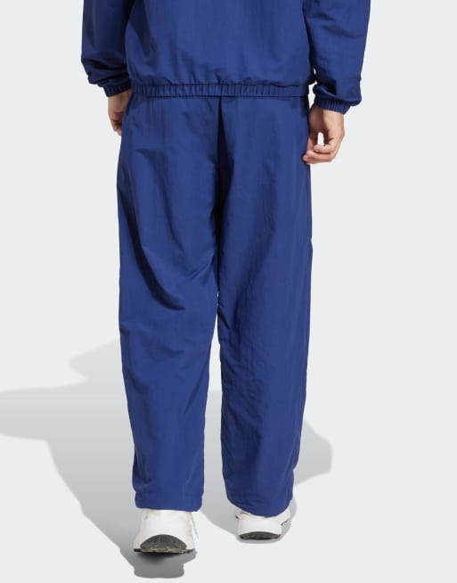 adidas Performance – Essentials – Hose aus Webstoff in Dunkelblau / Weiß mit kleinem Logo und offenem Saum, 2 von 4