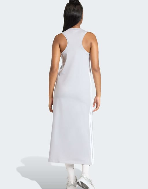 adidas Performance – Essentials – Langes Kleid in Halo Silver / Weiß mit Ringerrücken und den drei Streifen, 2 von 4