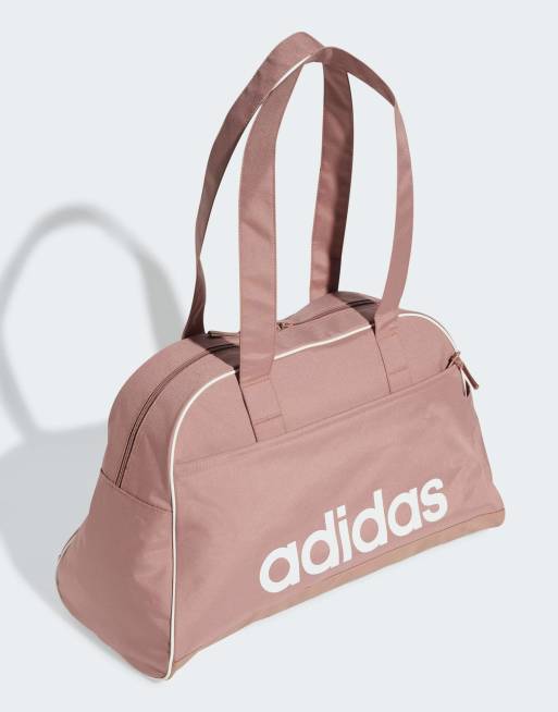 adidas performance – Essentials – Lerbrun och vit bowlingväska med linjär logga, 2 av 4