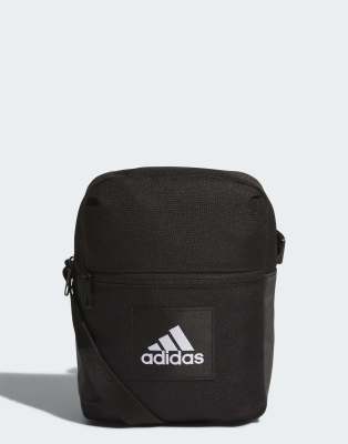adidas performance - Essentials - Organizer in Schwarz