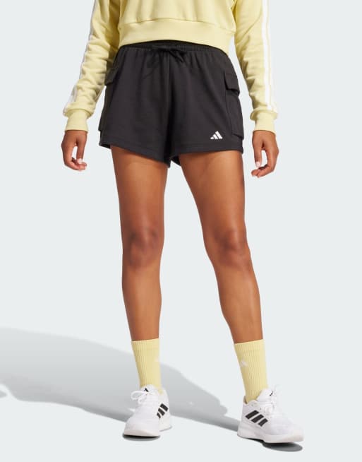 adidas Performance - Essentials - Sorte cargoshorts med lille hvidt logo og frotté-for