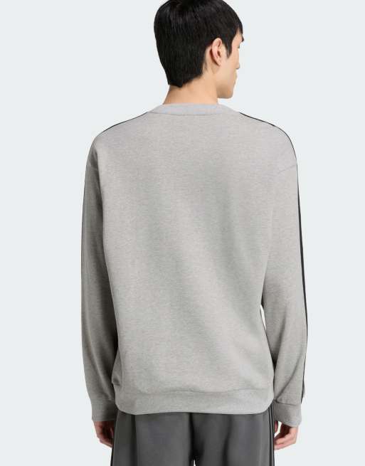 adidas Performance Essentials Sweatshirt mit 3-Streifen aus French Terry in Grau und Schwarz, 3 von 5