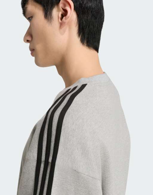 adidas Performance Essentials Sweatshirt mit 3-Streifen aus French Terry in Grau und Schwarz, 4 von 5