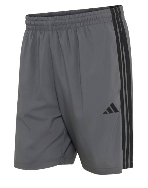 adidas Performance Essentials – Szaro-czarne szorty z tkaniny z nadrukiem 3 pasków, 5 z 5