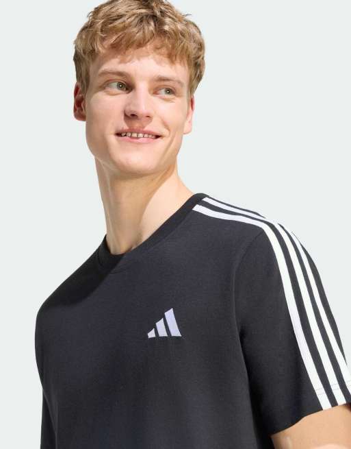 adidas Performance – Essentials – T-Shirt aus Single-Jersey in Schwarz / Weiß mit drei Streifen und Logo auf der linken Brust, 4 von 5