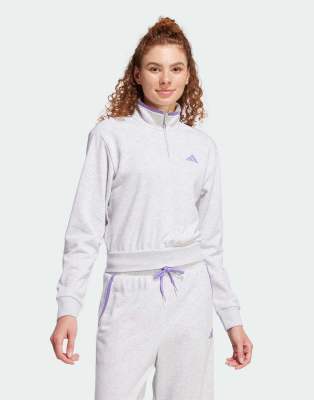 adidas Performance - Essentials - Trainingsjacke aus French-Terry-Frottee in Hellgrau meliert mit Farbakzent und Viertel...