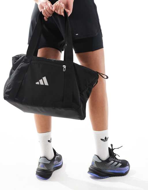 adidas Performance – Flerfärgad träningsväska