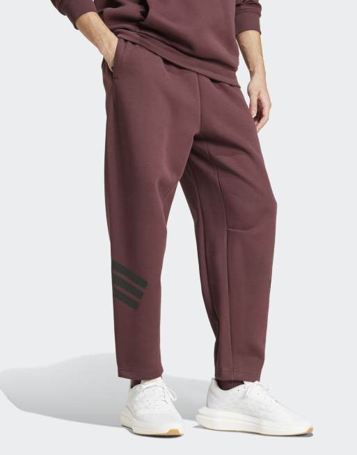 adidas Performance – Future Icons – Rödbruna byxor med fickor och 3 ränder, 3 av 4