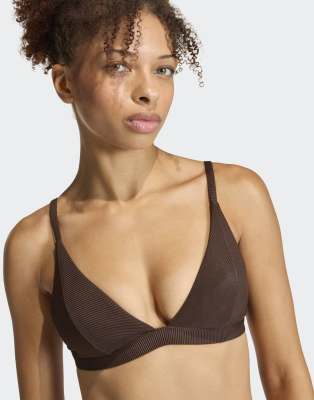 adidas Performance - Iconisea - Geripptes, wattiertes Triangel-Bikinioberteil in Aurora Coffee-Brown