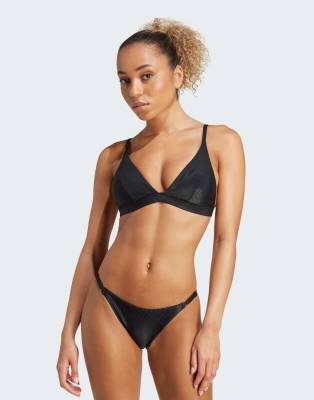 adidas Performance - Iconisea - Geripptes, wattiertes Triangel-Bikinioberteil in Schwarz