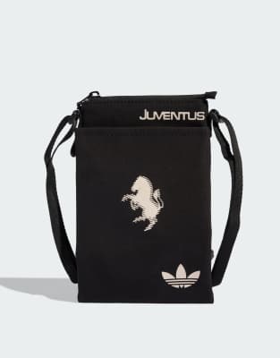 adidas Performance - Juventus - Kleine Tasche in Schwarz/Ecru