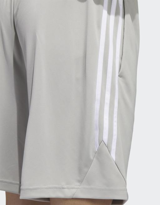 adidas Performance – Legends – Basketballshorts in Metallgrau mit 3 Streifen in Weiß, 4 von 5