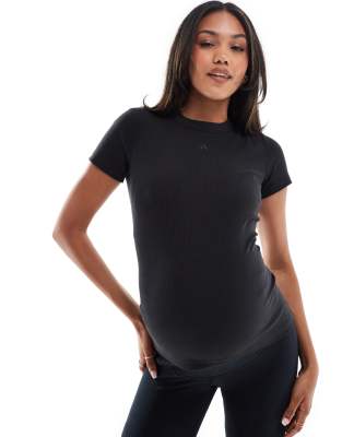 adidas Performance Maternity - Geripptes Umstands-T-Shirt in Schwarz