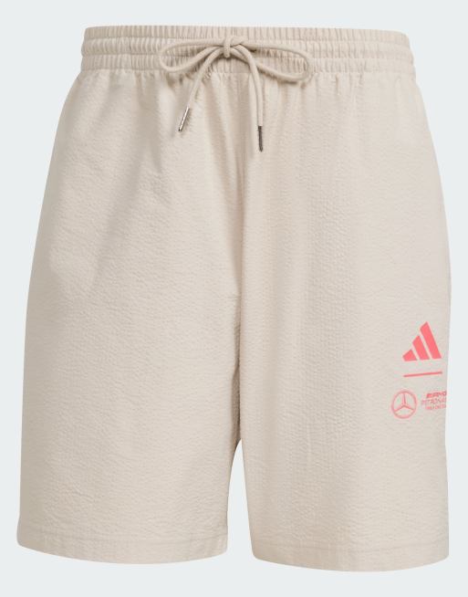 adidas Performance – Mercedes-AMG Petronas Formel 1 Team Summer – Shorts in Beige, 3 von 5