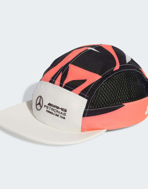 adidas Performance - Mercedes AMG Petronas Formula One Team Summer Pack - Offwhite og pink samt sort kasket med fem paneler og grafik